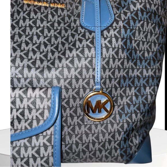 The Limited Edition Graphite/Grey Michael Kors Eva Tote with Coordinated Pouch! - Picture 11 of 15